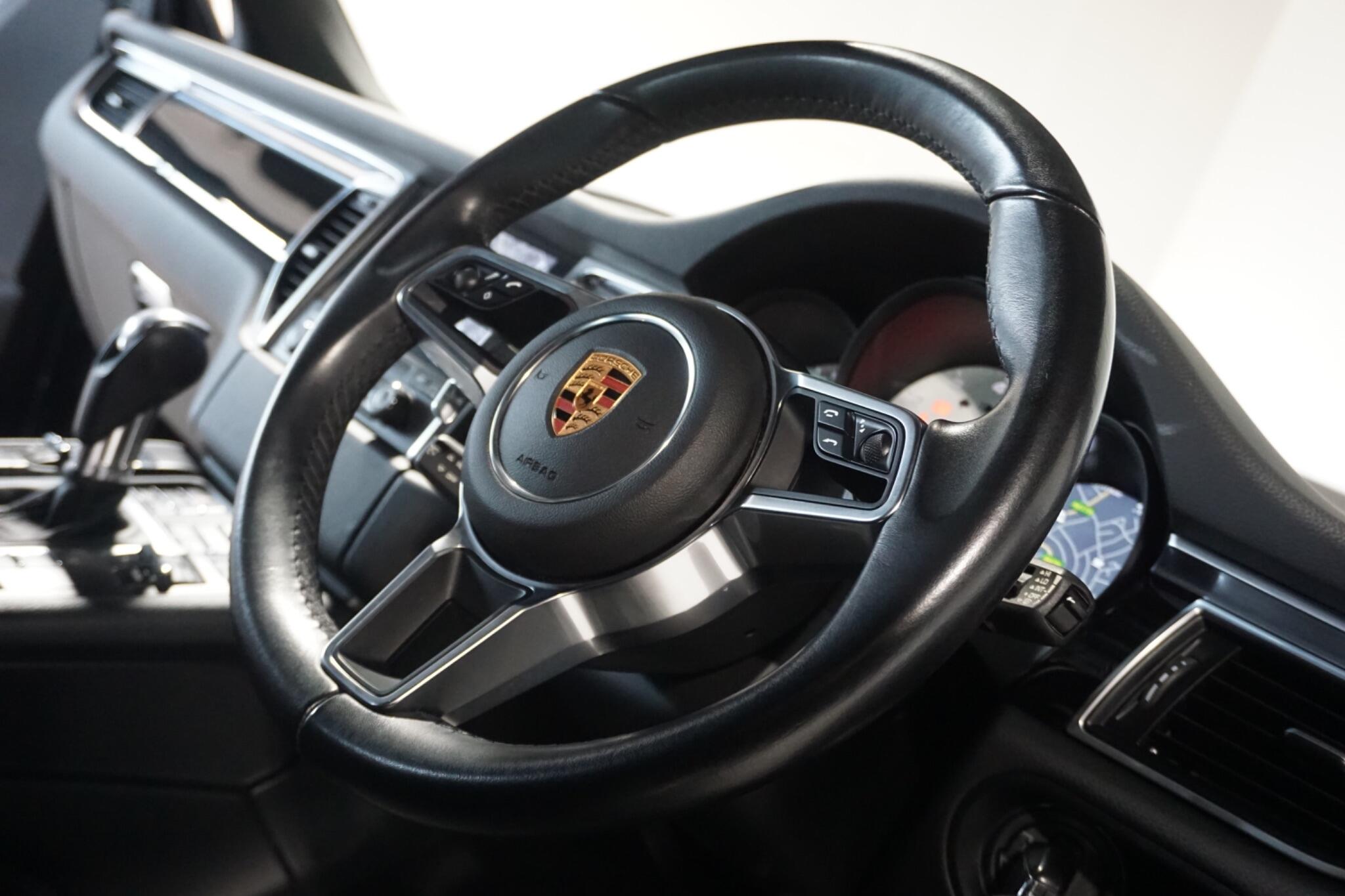 Porsche Macan 2.0T SUV 5dr Petrol PDK 4WD Euro 6 (s/s) (252 ps)